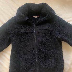 CHILDREN’S BLACK FLEECE JACKET